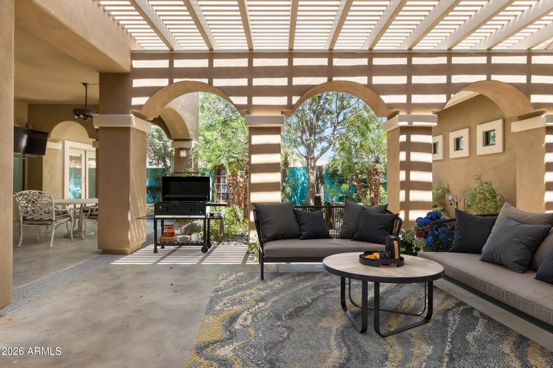 11660 W Lakeview Ct, Surprise, AZ 85378