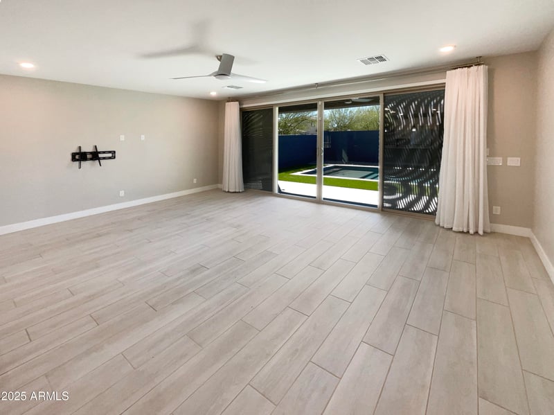 11663 Luxton Ln, Avondale, AZ 85323