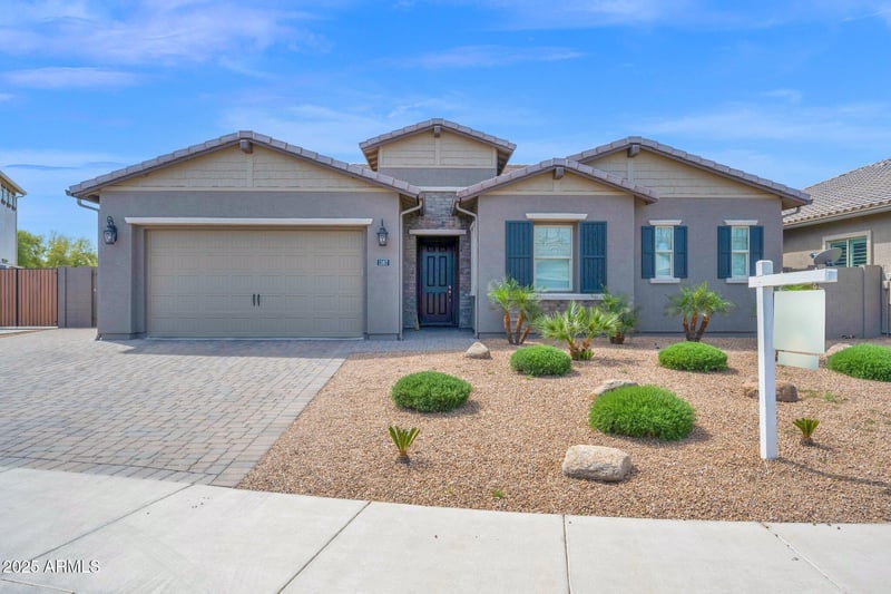 1167 Knightsbridge Way, Gilbert, AZ 85297