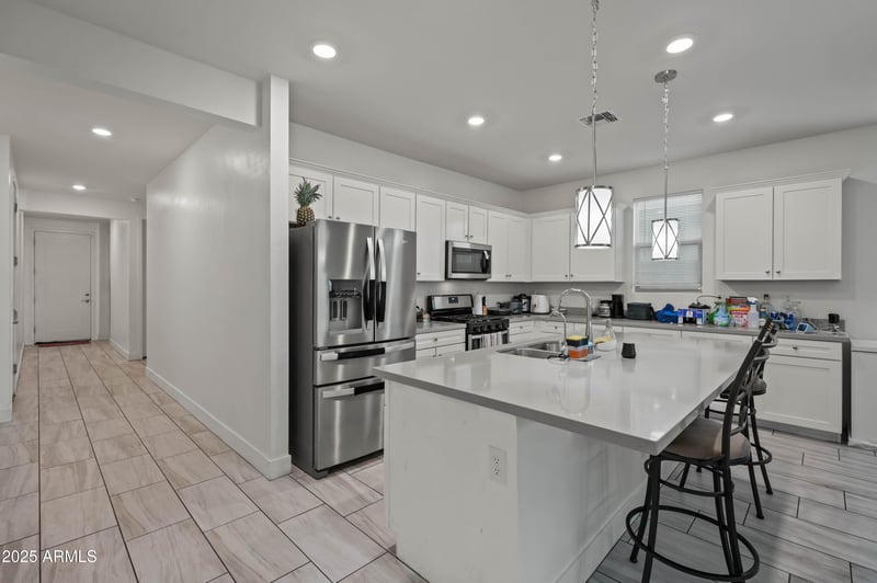 11670 Parkway Ln, Avondale, AZ 85323