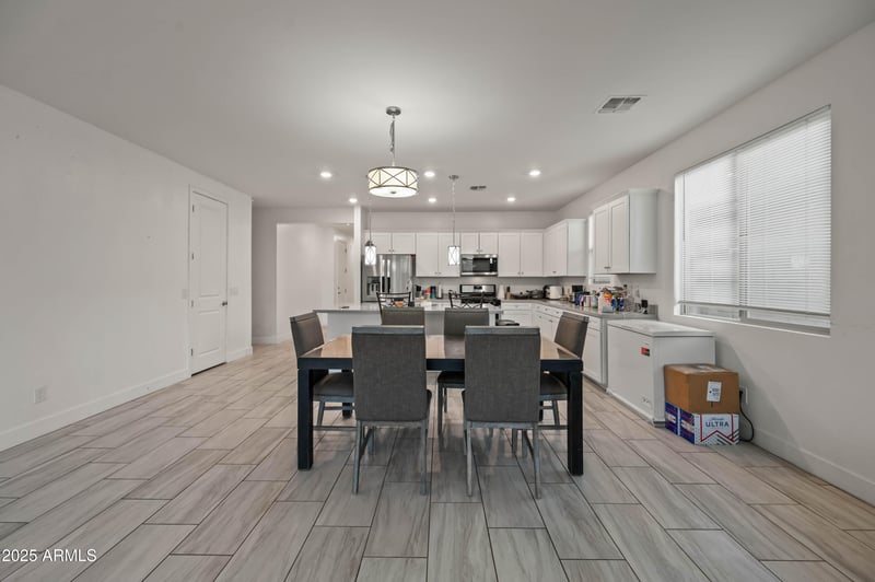 11670 Parkway Ln, Avondale, AZ 85323