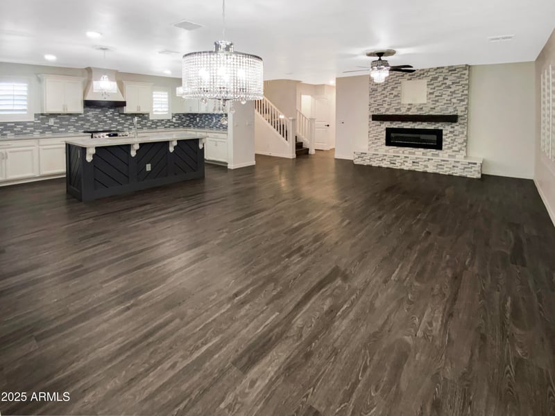 11671 165th Ln, Surprise, AZ 85388