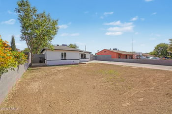 117 Roeser Rd, Phoenix, AZ 85041