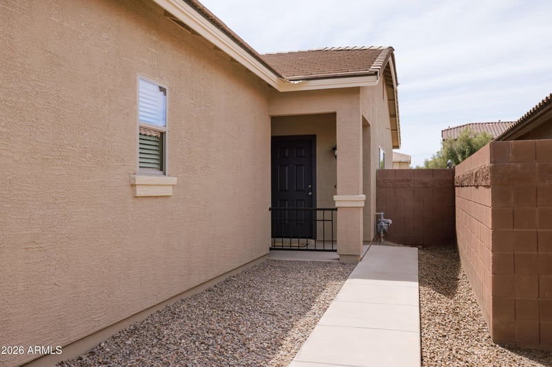 117 Reeves Ave, San Tan Valley, AZ 85140