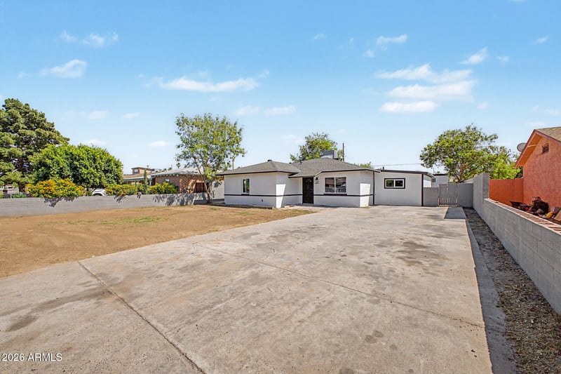 117 Roeser Rd, Phoenix, AZ 85041