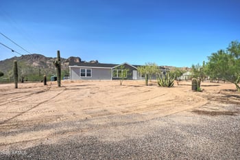 1170 Frontier St, Apache Junction, AZ 85120