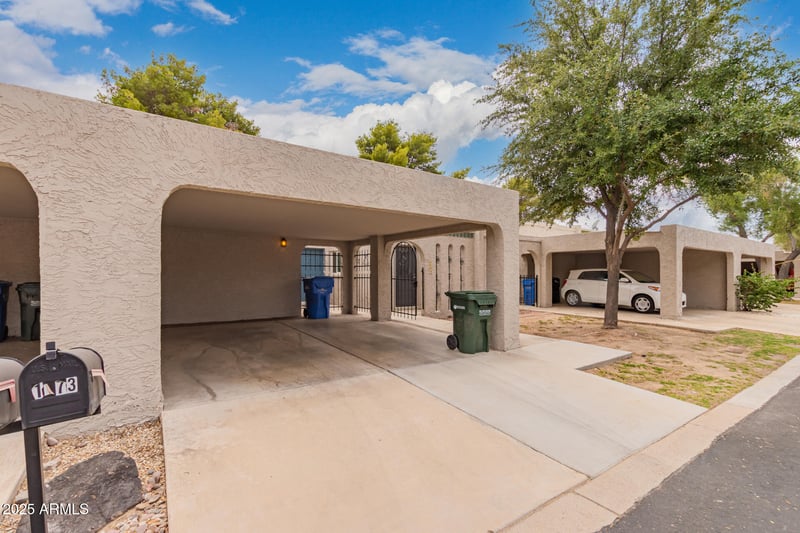 1173 Cochise Dr, Phoenix, AZ 85020