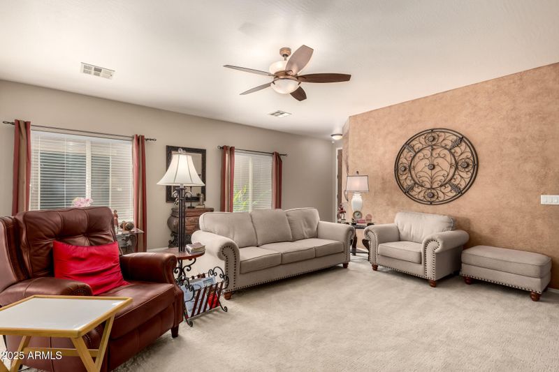 1173 E Daisy Way, San Tan Valley, AZ 85143