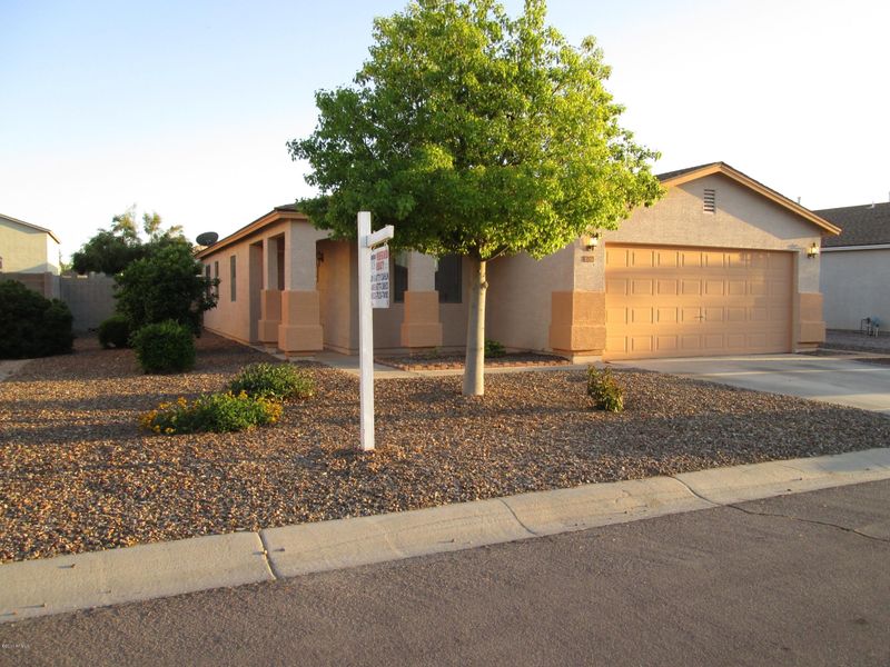 1173 E Silversmith Trl, San Tan Valley, AZ 85143