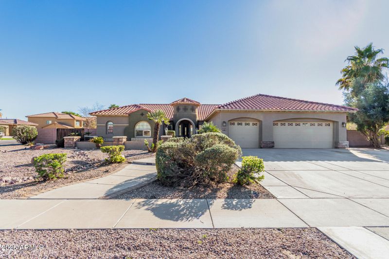 11733 E Starflower Dr E, Chandler, AZ 85249
