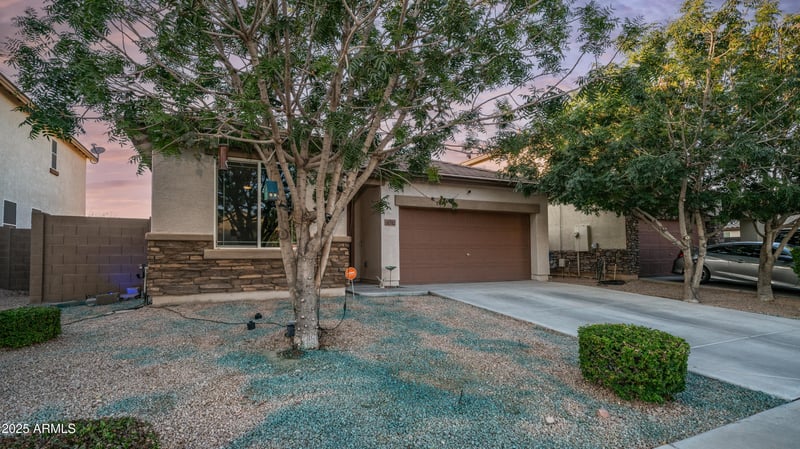 11742 Chase Ln, Avondale, AZ 85323