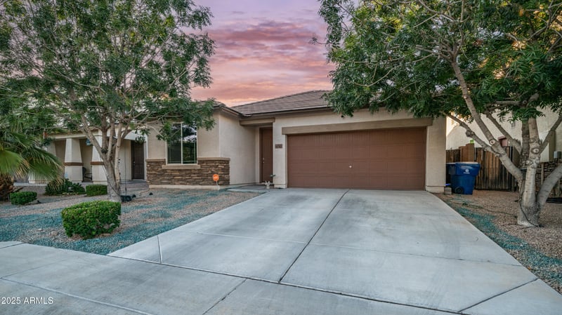 11742 Chase Ln, Avondale, AZ 85323