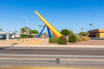 11801 Coggins Dr, Sun City, AZ 85351