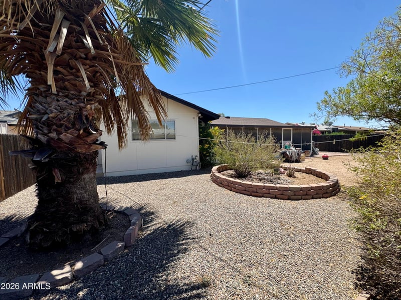 11802 N Hacienda Dr, Sun City, AZ 85351