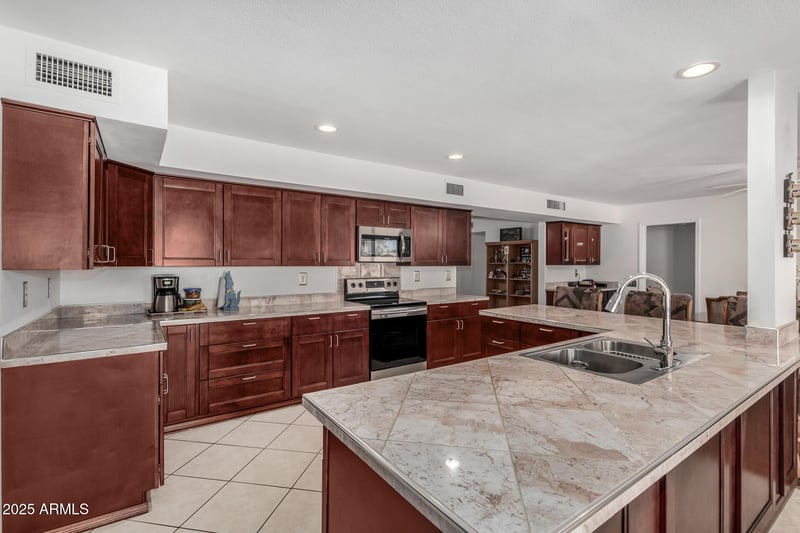 11807 Sun Valley Dr, Sun City, AZ 85351