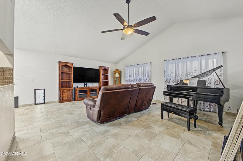 11808 N 78th Dr, Peoria, AZ 85345