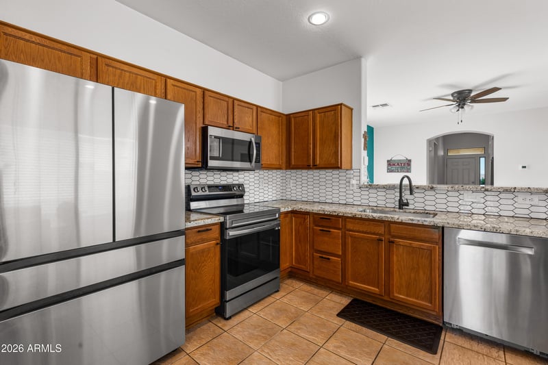 11811 N 51st Dr, Glendale, AZ 85304