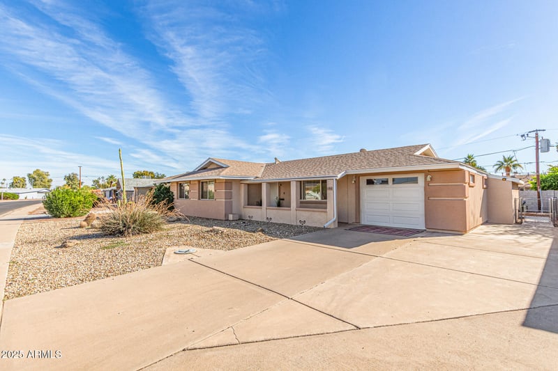 11811 N Desert Hills Dr W, Sun City, AZ 85351