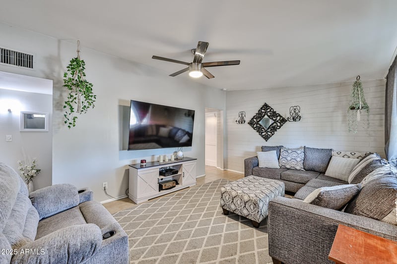 11815 112th Dr, Youngtown, AZ 85363