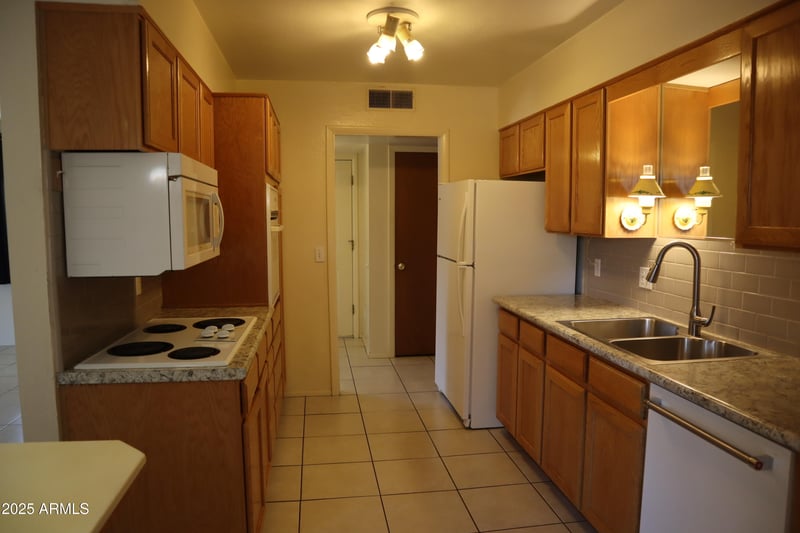 11815 Hillcrest Dr, Sun City, AZ 85351