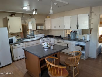 11819 Hacienda Dr, Sun City, AZ 85351