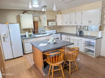 11819 Hacienda Dr, Sun City, AZ 85351