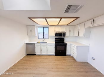 11820 66th Dr, Glendale, AZ 85304