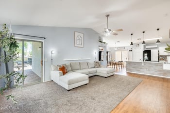 11822 Softwind Dr, Sun City, AZ 85373