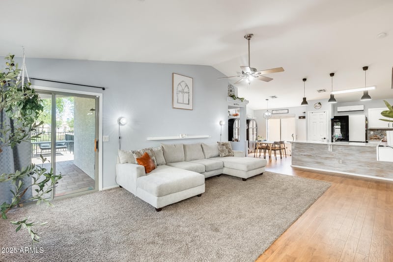 11822 Softwind Dr, Sun City, AZ 85373