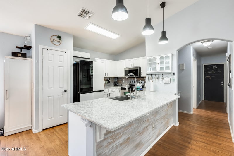 11822 Softwind Dr, Sun City, AZ 85373
