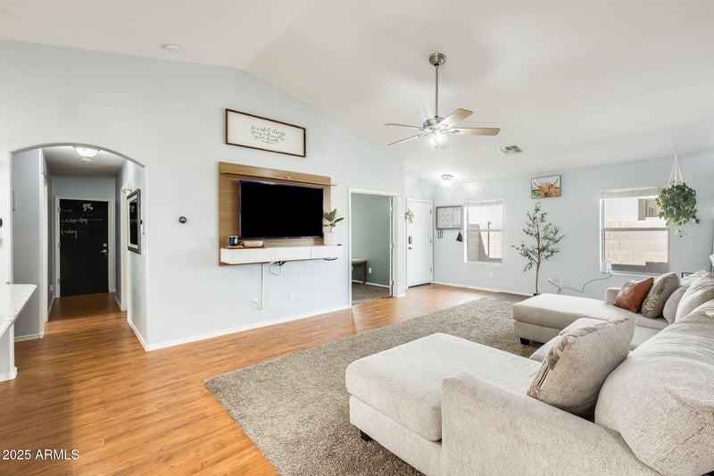 11822 Softwind Dr, Sun City, AZ 85373