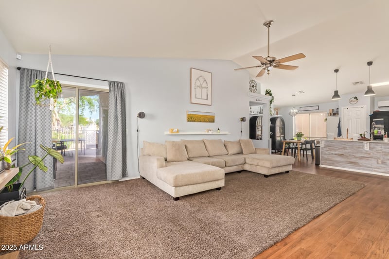11822 Softwind Dr, Sun City, AZ 85373