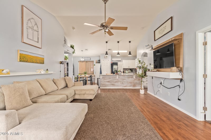 11822 Softwind Dr, Sun City, AZ 85373