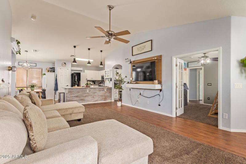 11822 Softwind Dr, Sun City, AZ 85373