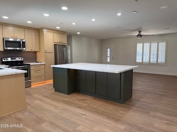 11827 35th St, Phoenix, AZ 85028
