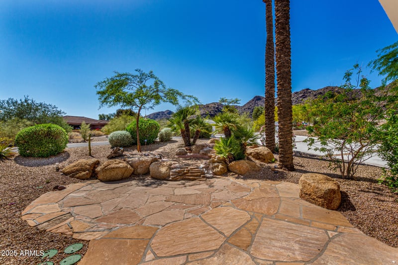 11827 Montezuma Ct, Phoenix, AZ 85044