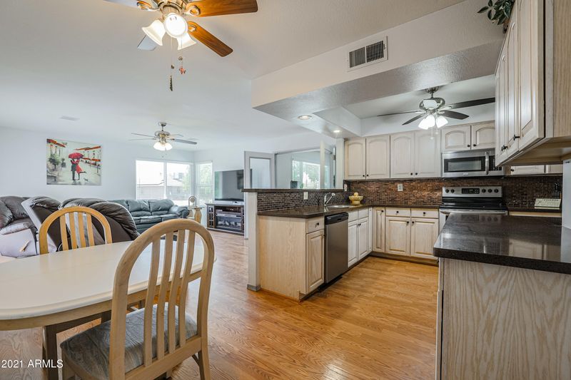 11830 N 97th Ave, Sun City, AZ 85351