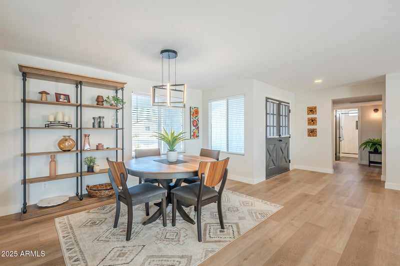 11831 Paiute St, Phoenix, AZ 85044