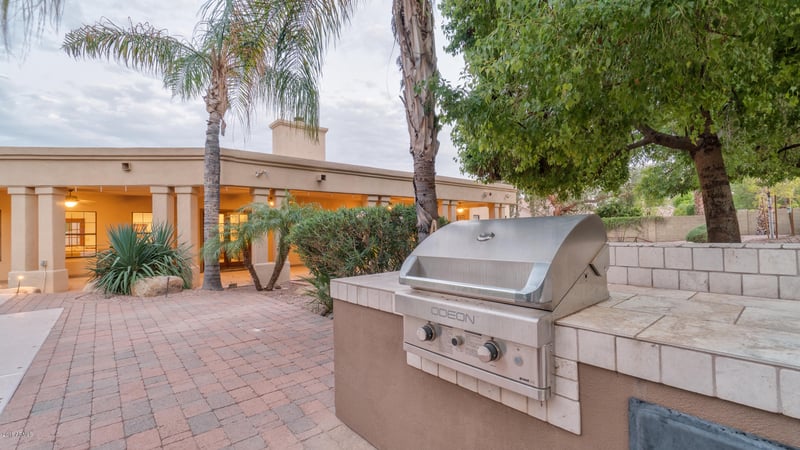 11832 S Warpaint Dr, Phoenix, AZ 85044