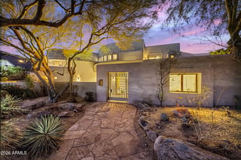 11833 Montezuma Ct, Phoenix, AZ 85044