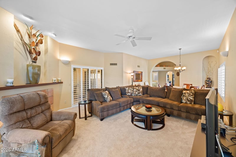 11837 40th Pl, Phoenix, AZ 85028