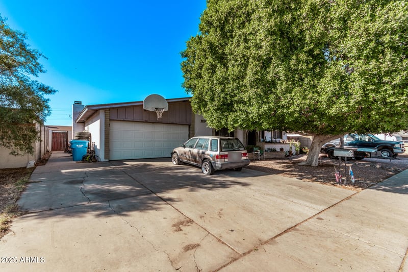 11840 49th Ave, Glendale, AZ 85304