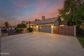 11842 N 82nd Dr, Peoria, AZ 85345