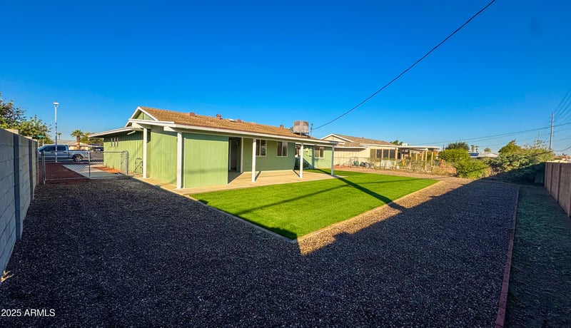 11855 N Mission Dr, Sun City, AZ 85351