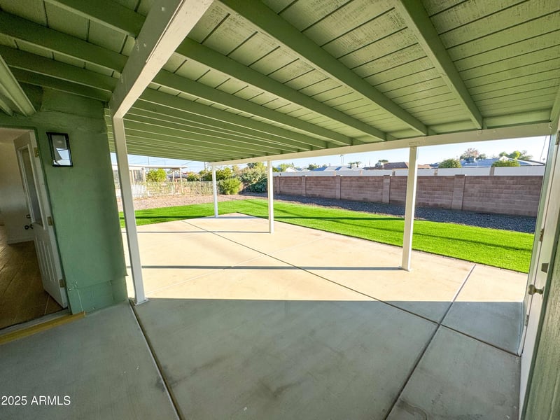 11855 N Mission Dr, Sun City, AZ 85351