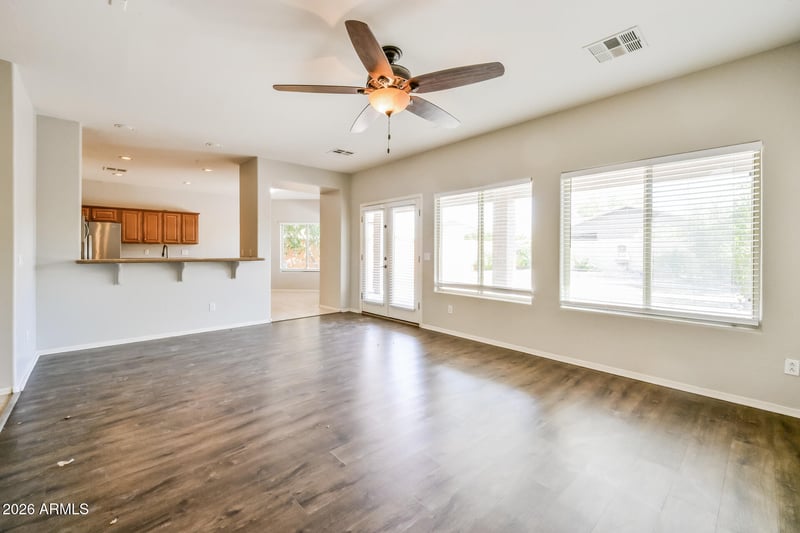 1186 Country Crossing Way, San Tan Valley, AZ 85143
