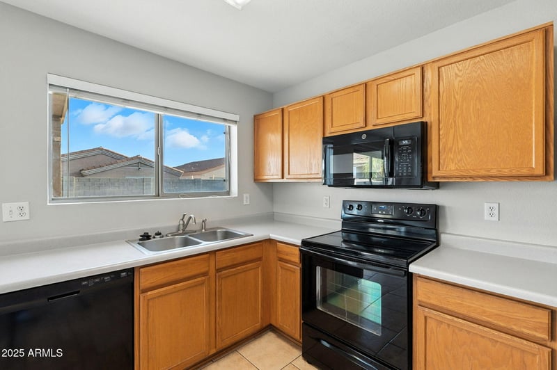 11865 Edgemont Ave, Avondale, AZ 85392
