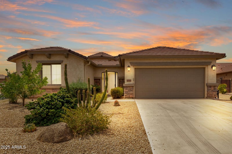 1189 Cutleaf Cir, San Tan Valley, AZ 85143