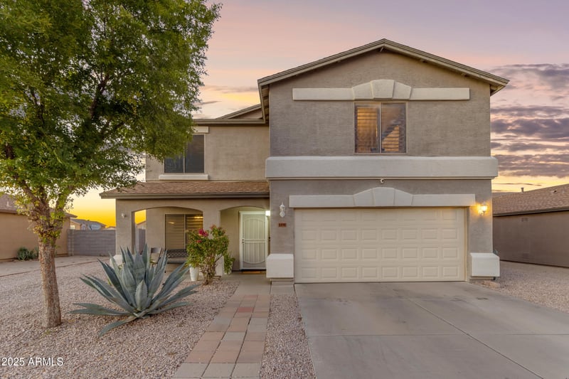 1190 Silversmith Trl, San Tan Valley, AZ 85143