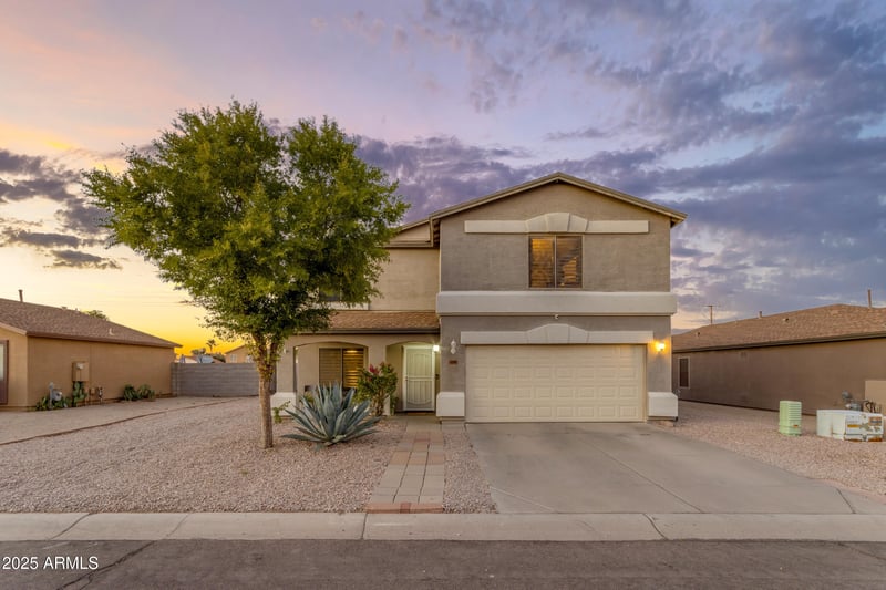 1190 Silversmith Trl, San Tan Valley, AZ 85143